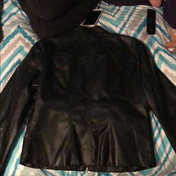 Leather jacket - Picture 2 of 2